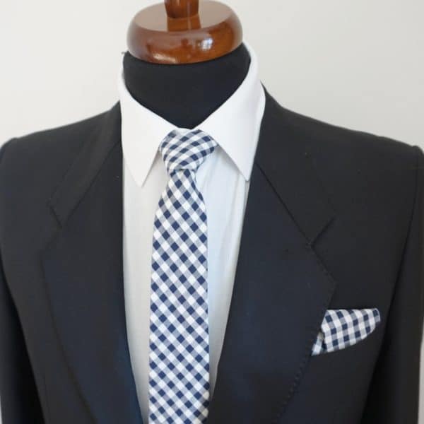 Tmavomodrá károvaná kravata bavlnená